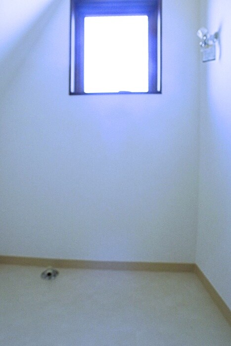 物件内観写真17　(洗濯機置場)