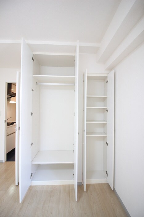 物件内観写真11　(収納)