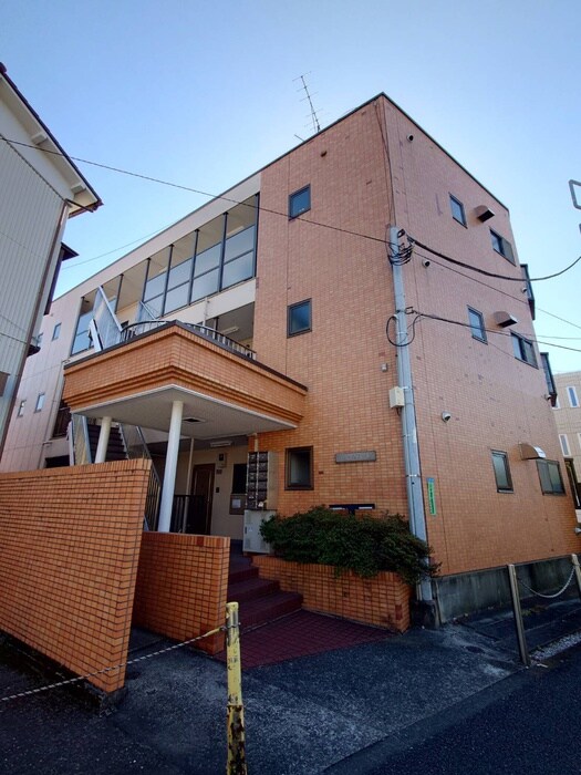 物件外観写真6　(エントランス部分)