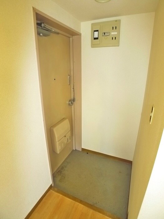 物件内観写真6　(玄関)