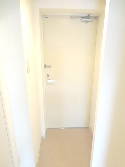 物件内観写真13　(玄関)