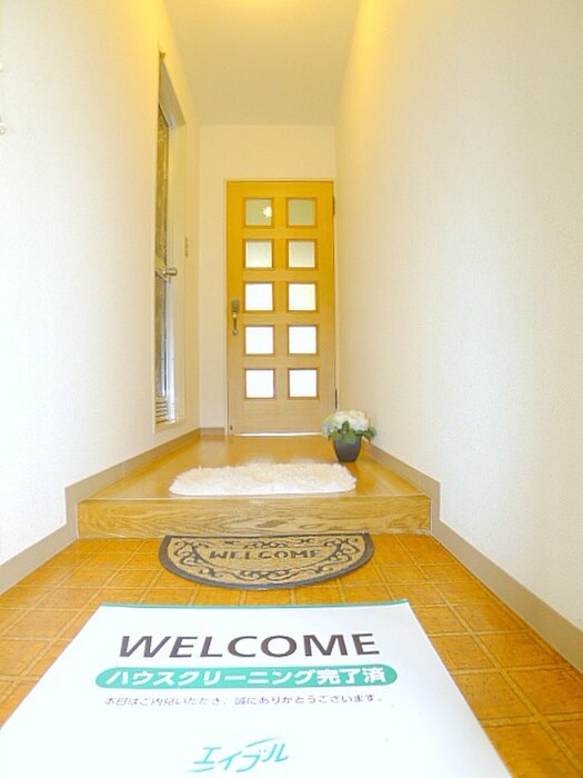 物件内観写真7　(玄関)