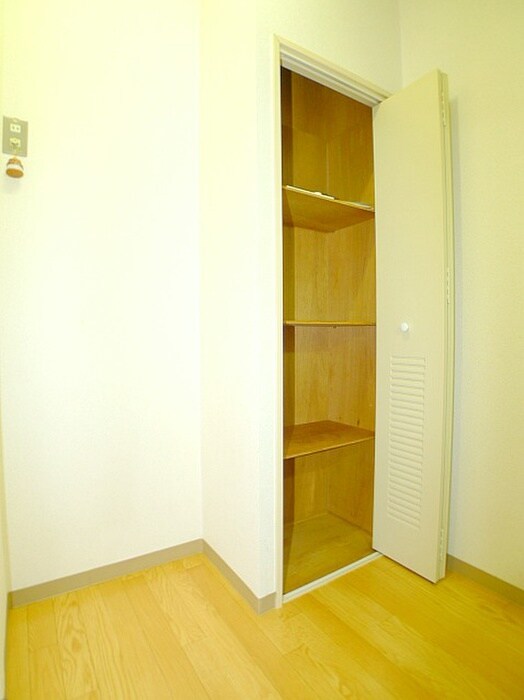 物件内観写真11　(収納)