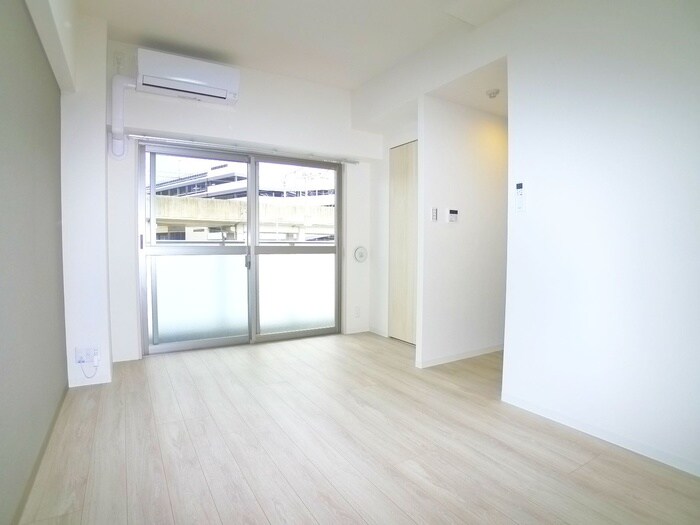 物件内観写真15　(室内からの展望)