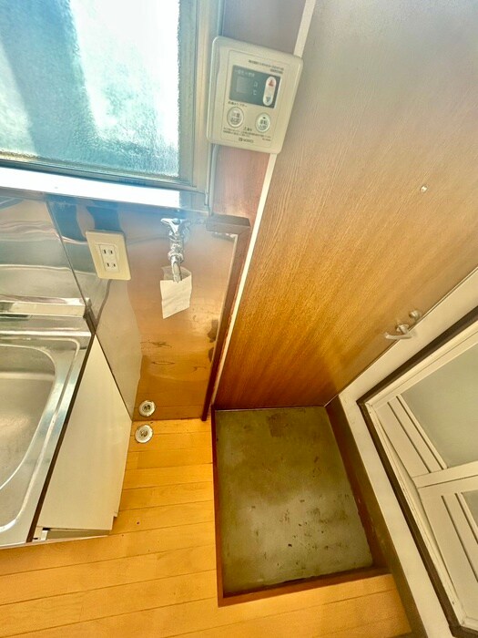 物件内観写真14　(洗濯機置場)