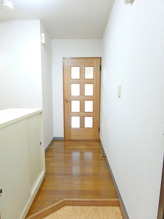 物件内観写真11　(廊下)