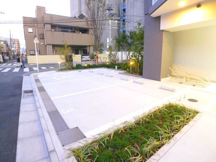 物件外観写真3　(駐車場)