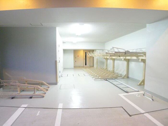 物件外観写真4　(駐輪場)