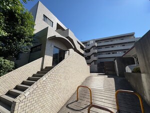 ヒルサイド・フラッツ外観写真