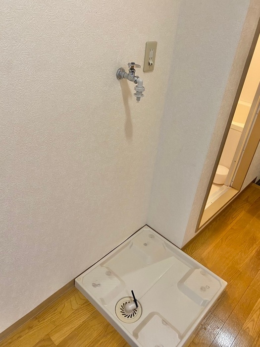 物件内観写真12　(洗濯機置場)