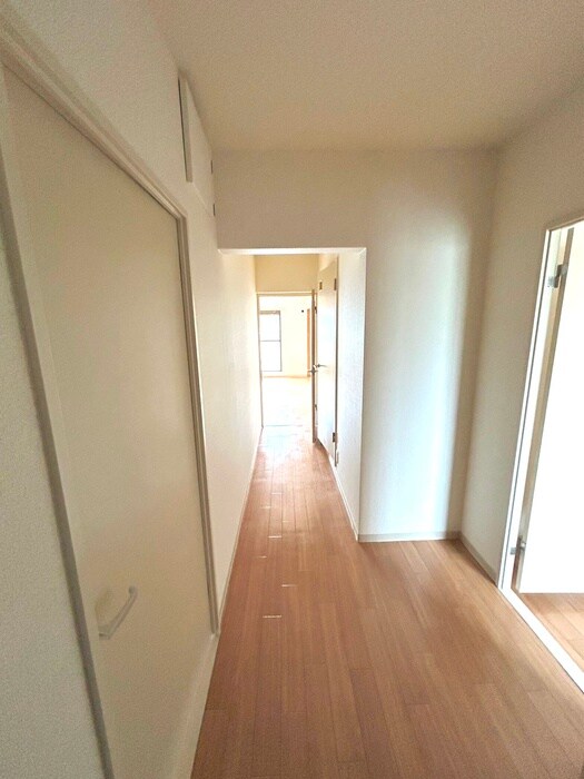 物件内観写真6　(廊下)