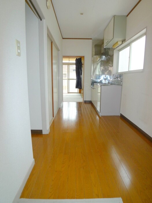 物件内観写真5　(玄関)