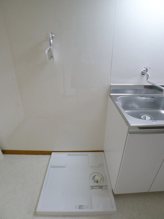 物件内観写真18　(洗濯機置場)