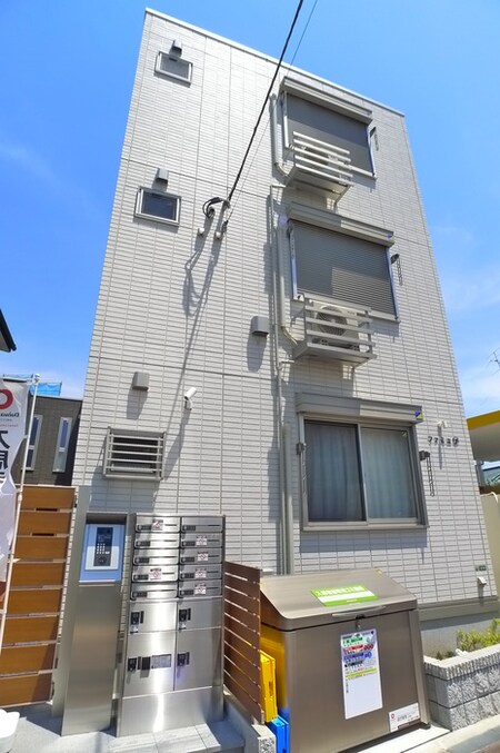ファミユD外観写真