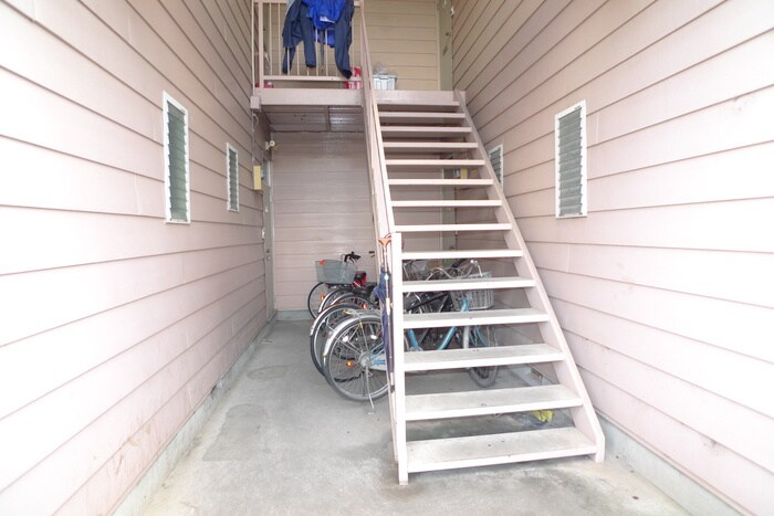 物件外観写真4　(エントランス部分)