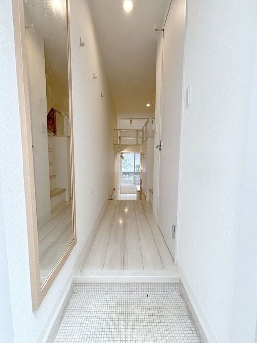 物件内観写真21　(玄関)