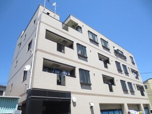 日成ビル外観写真