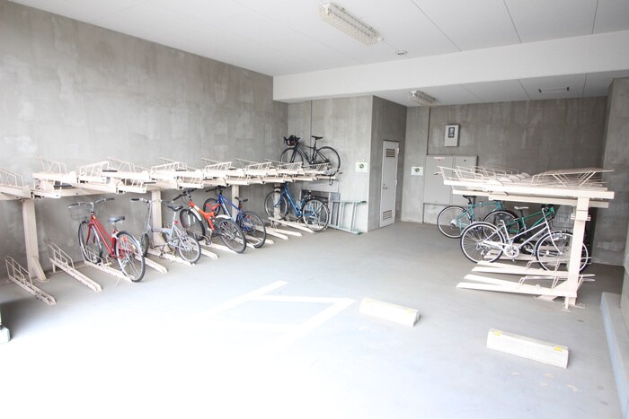 物件外観写真5　(駐輪場)