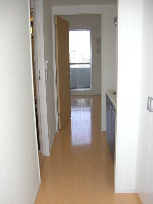 物件内観写真10　(廊下)