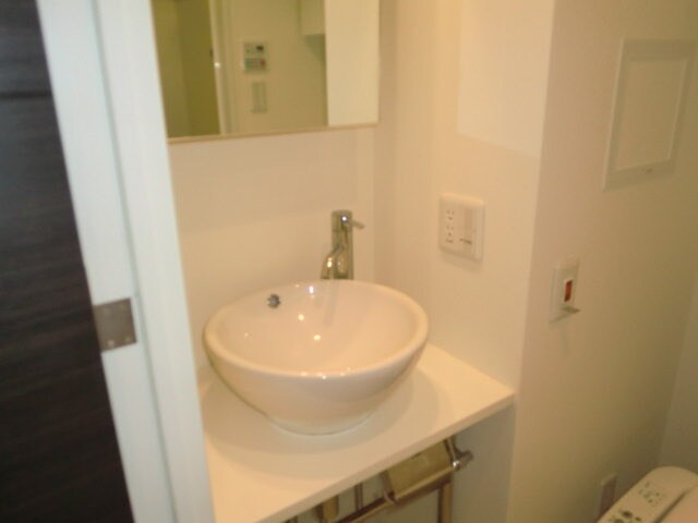 物件内観写真8　(洗面)
