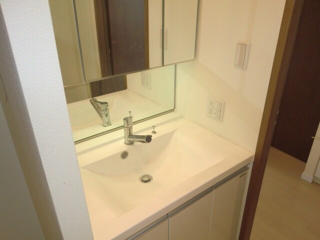 物件内観写真9　(洗面)