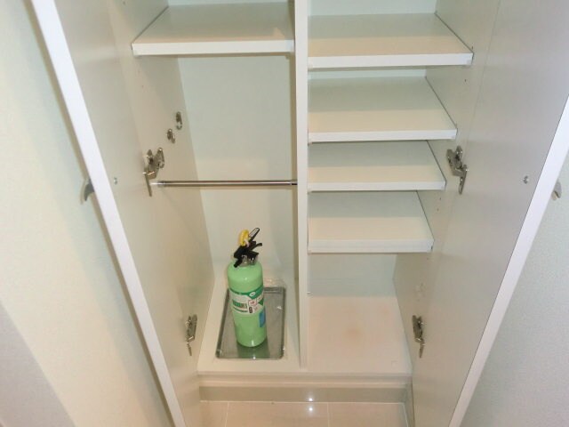 物件内観写真15　(靴箱)