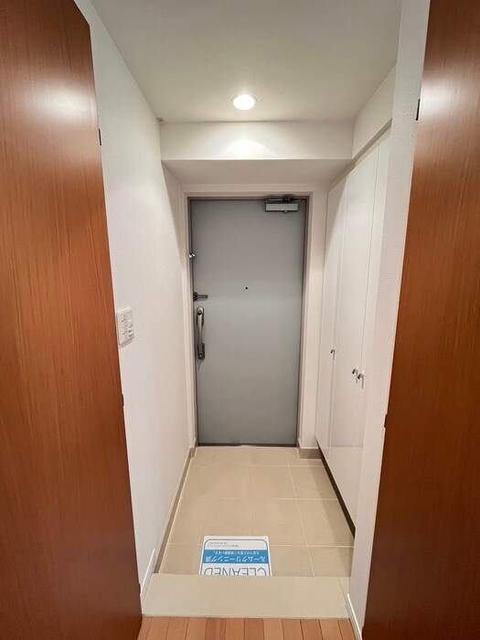 物件内観写真16　(玄関)