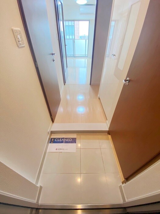 物件内観写真17　(玄関)