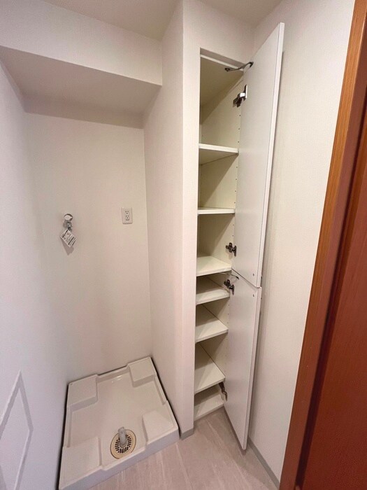 物件内観写真21　(洗濯機置場)