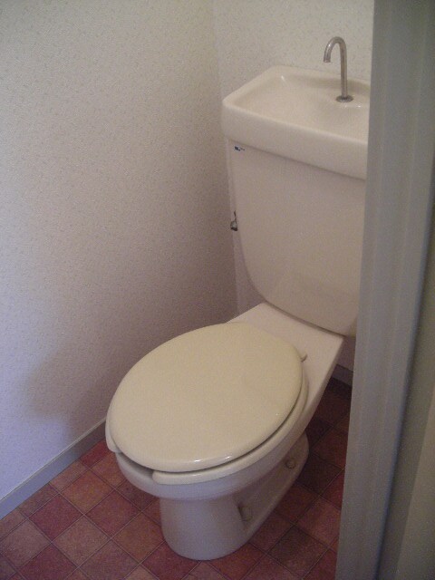 物件内観写真8　(トイレ)