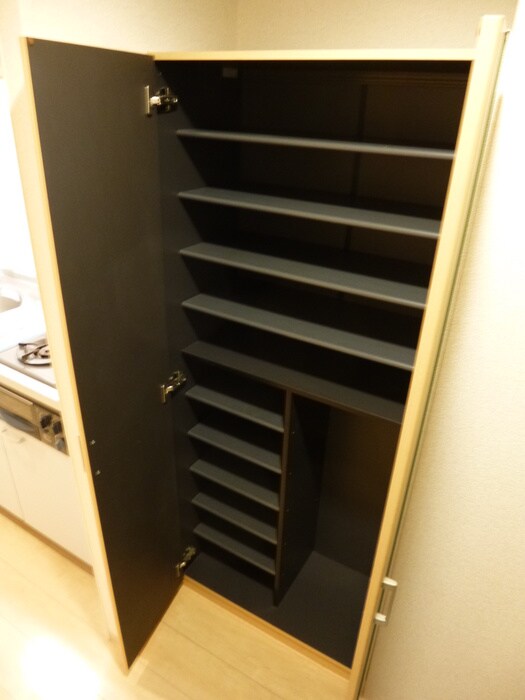 物件内観写真8　(靴箱)