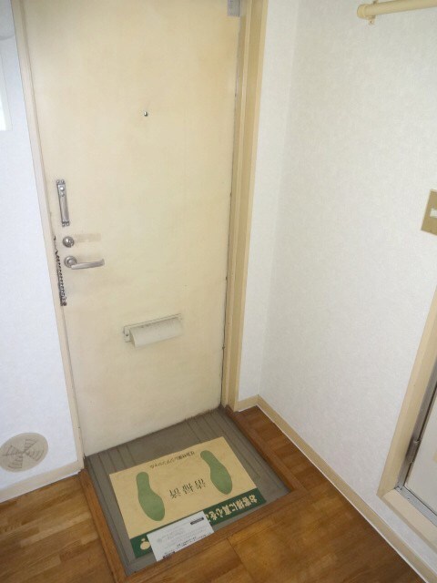 物件内観写真14　(玄関)