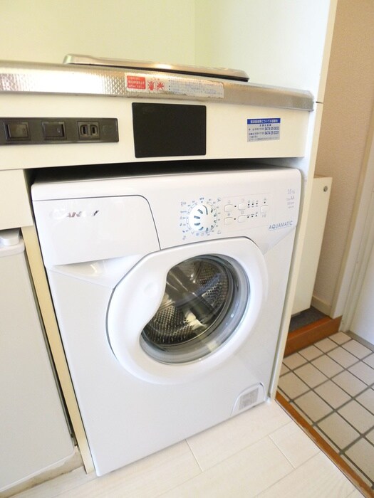 物件内観写真8　(洗濯機置場)