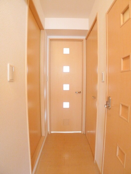 物件内観写真7　(廊下)