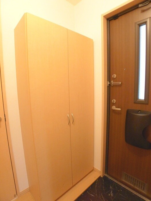 物件内観写真8　(玄関)