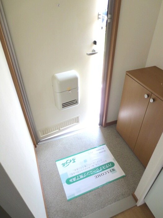物件内観写真7　(玄関)