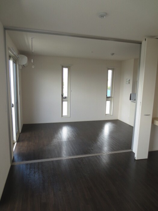 物件内観写真4　(居室)