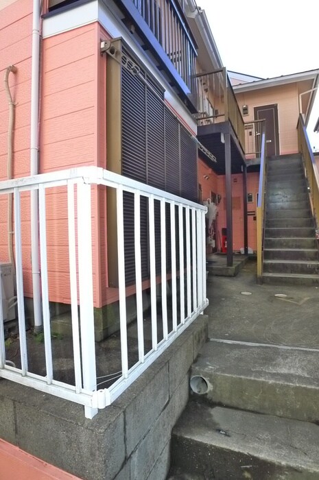 物件外観写真2　(エントランス部分)