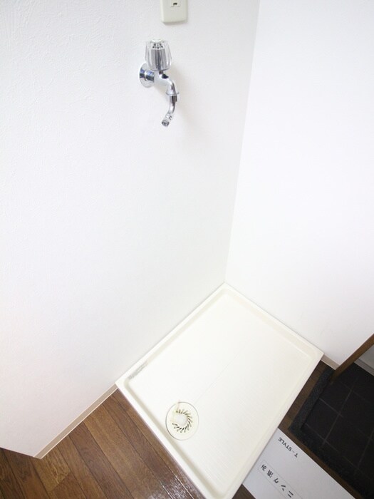 物件内観写真15　(洗濯機置場)