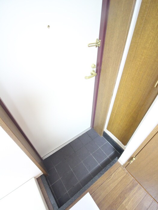 物件内観写真16　(玄関)