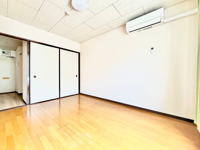 物件内観写真10　(居室)