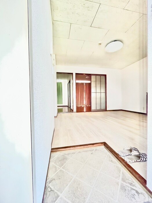 物件内観写真18　(玄関)