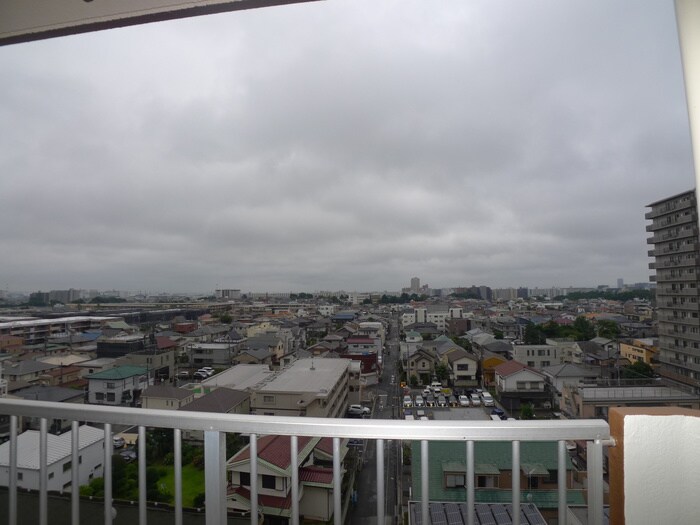 物件内観写真7　(室内からの展望)