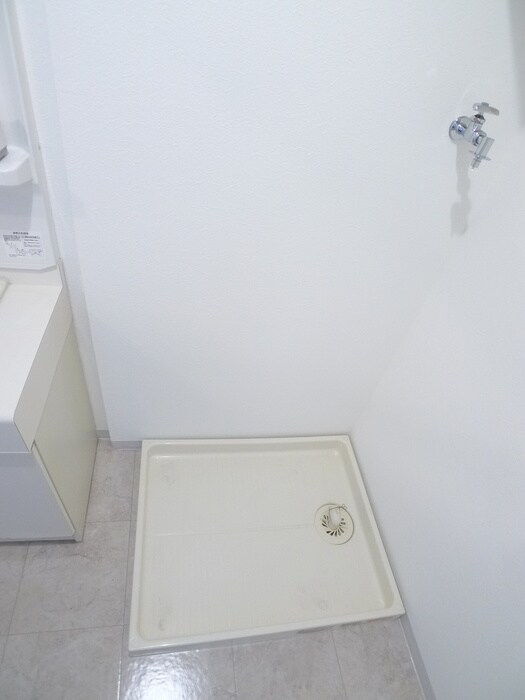 物件内観写真10　(洗濯機置場)