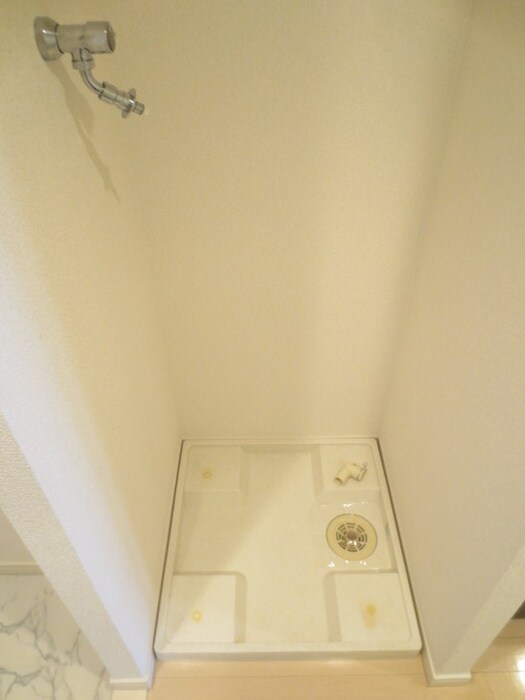 物件内観写真12　(洗濯機置場)