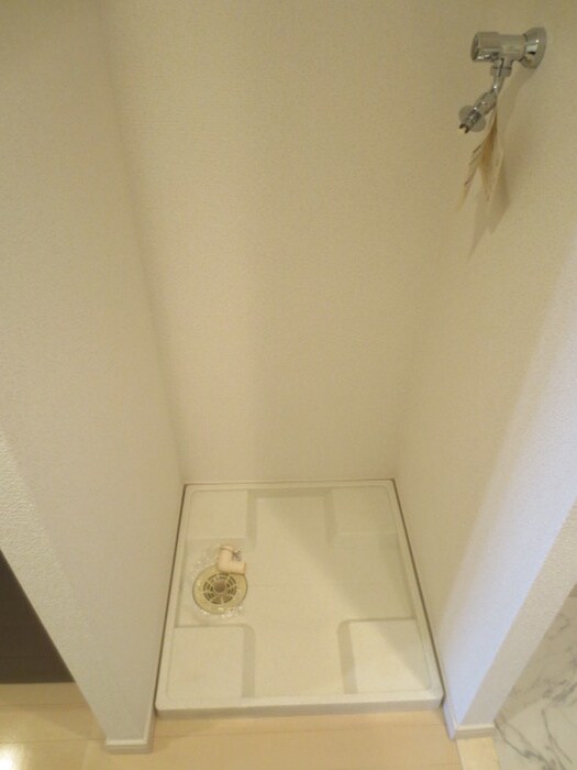 物件内観写真15　(洗濯機置場)