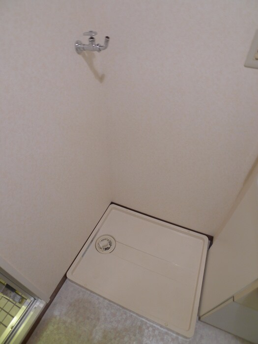 物件内観写真9　(洗濯機置場)