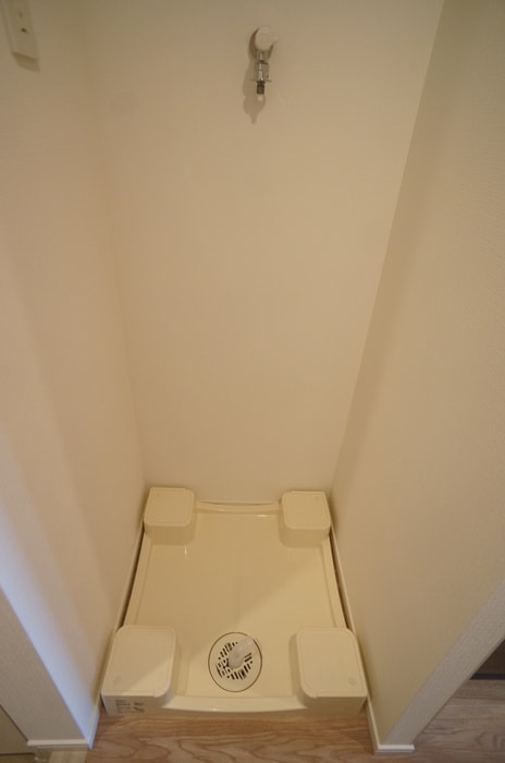 物件内観写真14　(洗濯機置場)