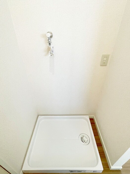 物件内観写真11　(洗濯機置場)