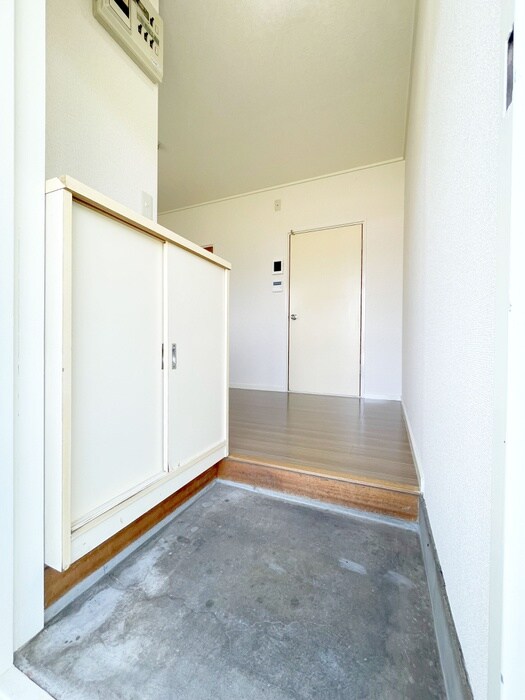 物件内観写真14　(玄関)